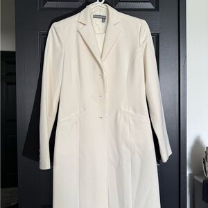 Sophisticated Cream Women's Blazer and Pant Suit